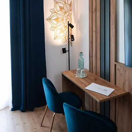 Auszeit Velden 3* 沃尔特湖畔韦尔登