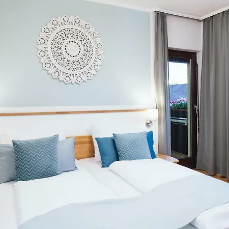 Auszeit Velden בית הארחה 3*