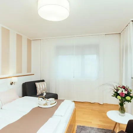 Auszeit Velden Гостевой дом Фельден-ам-Вёртер-Зе