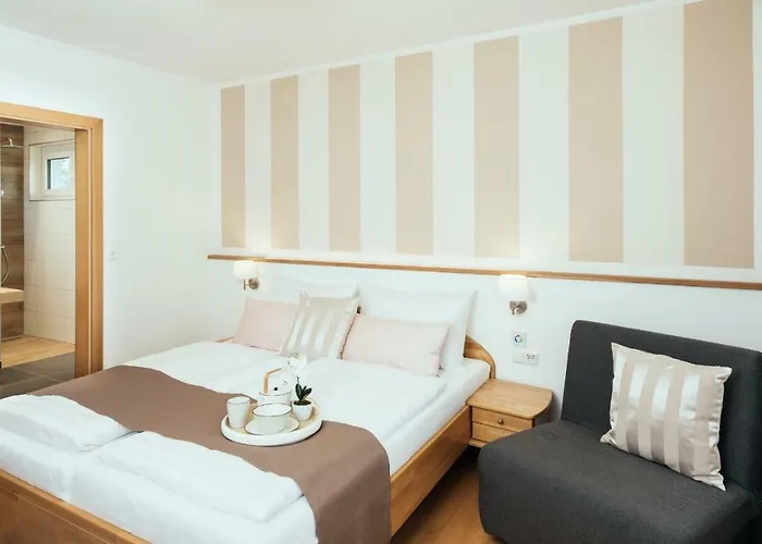 Auszeit Velden Pensión 3*